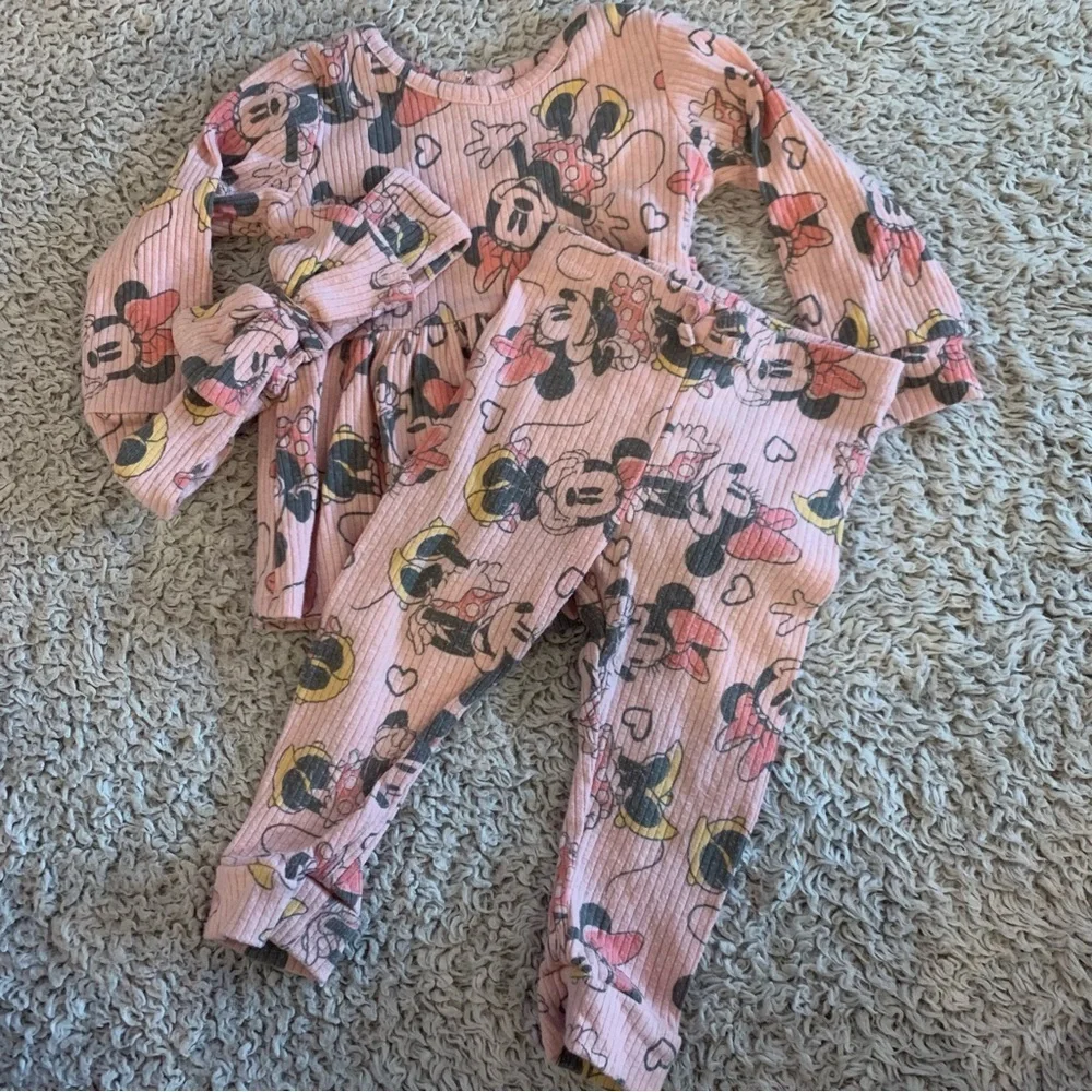 Disney Baby Pink Outfit - Picture 1 of 8